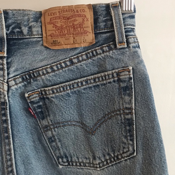 LEVIS 501 Student - High Rise Short - Picture 4 of 6